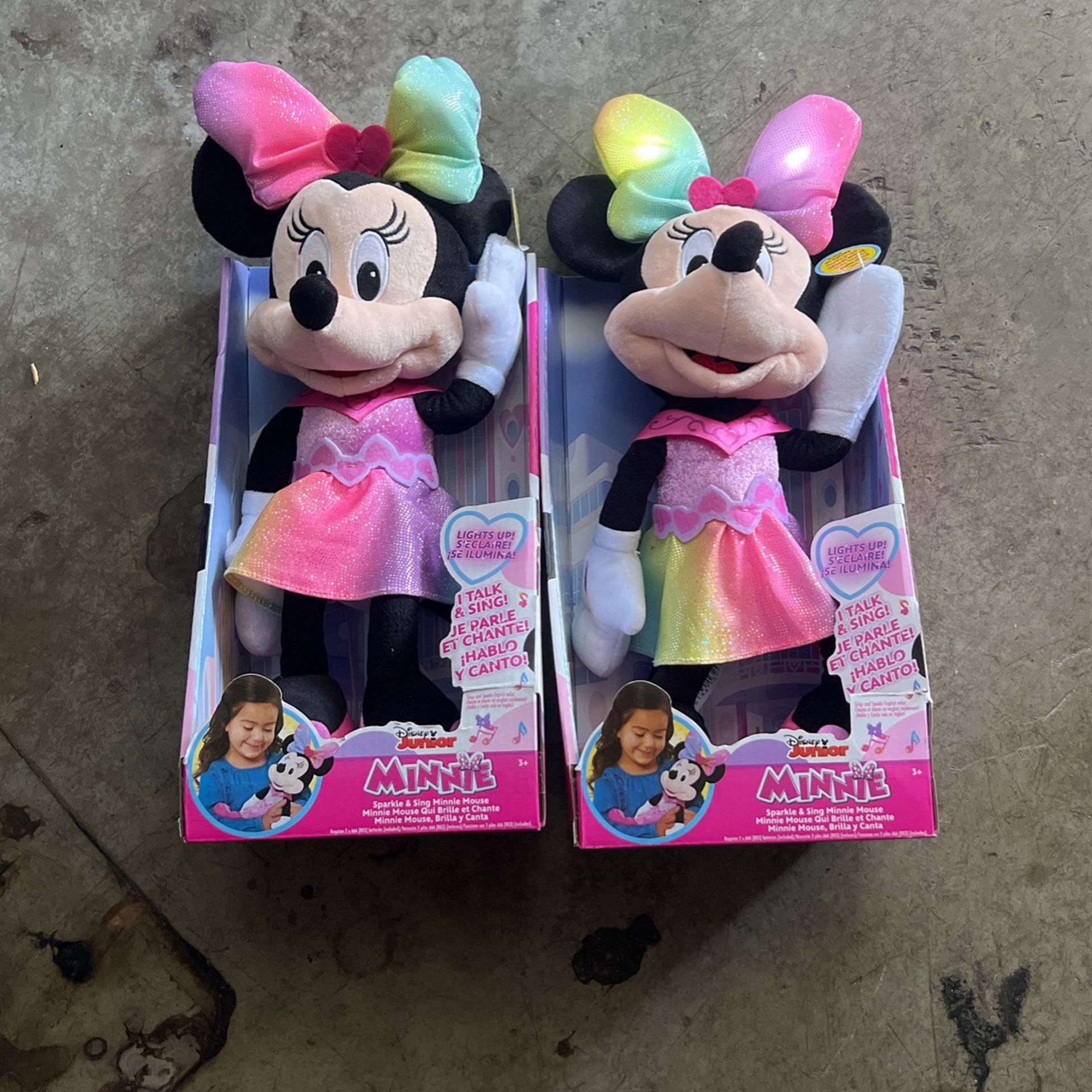 Micky Mouse Girl Doll Talks And Sings 