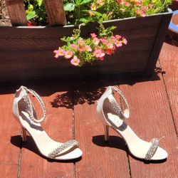Women's Pump Shoe