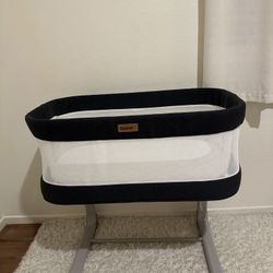 Electric Baby Bassinet Bedside , Auto Rocking Bassinet  