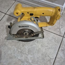 Dewalt DV 390 18 CORDLESS CIRCULAR SAW NO Battery 