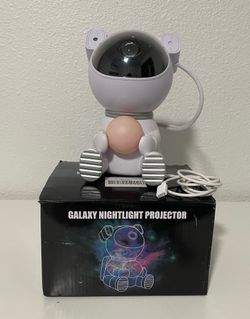 astronaut 360 galaxy projector night light