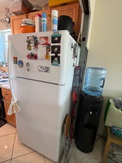 Full-Size Refrigerator MUST GO