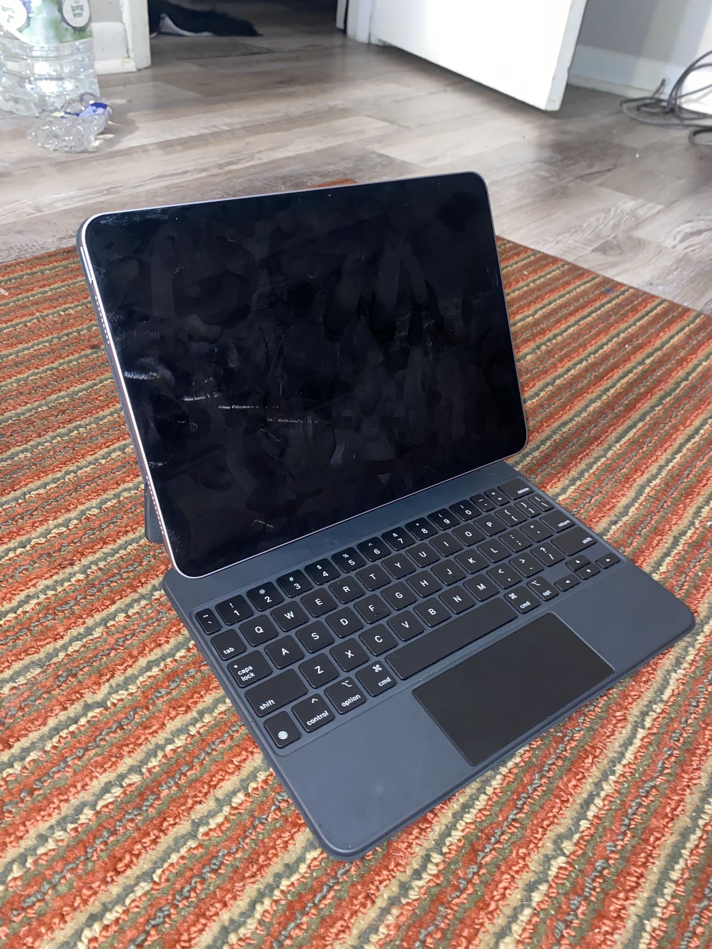iPad Air 11-inch (M2) Space Gray + Magic Keyboard