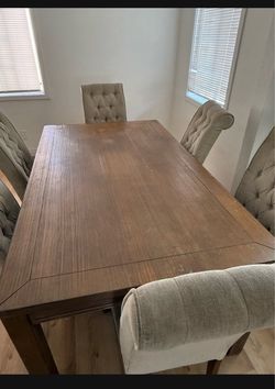 Table & 6 chairs