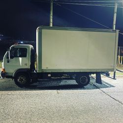 02 Nissan UD Box Truck 14ft