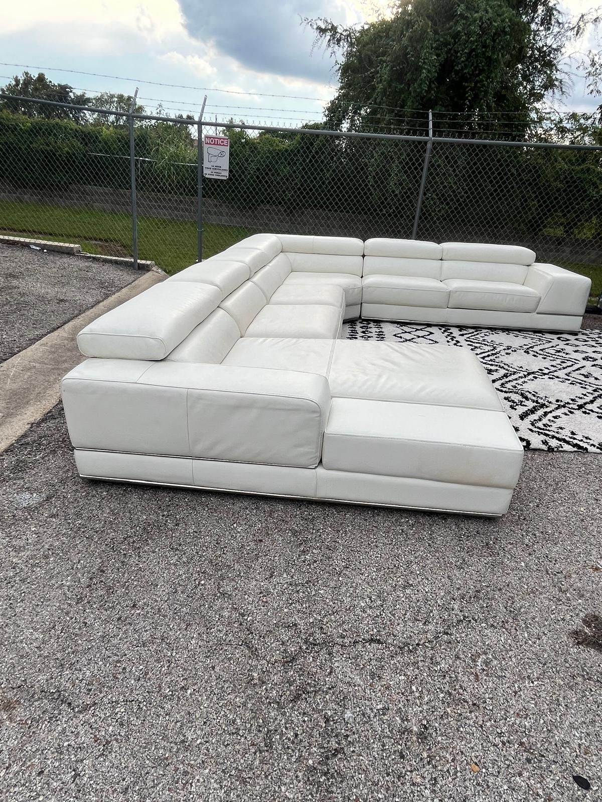 Modani Lorenzo Extended White Leather Sectional