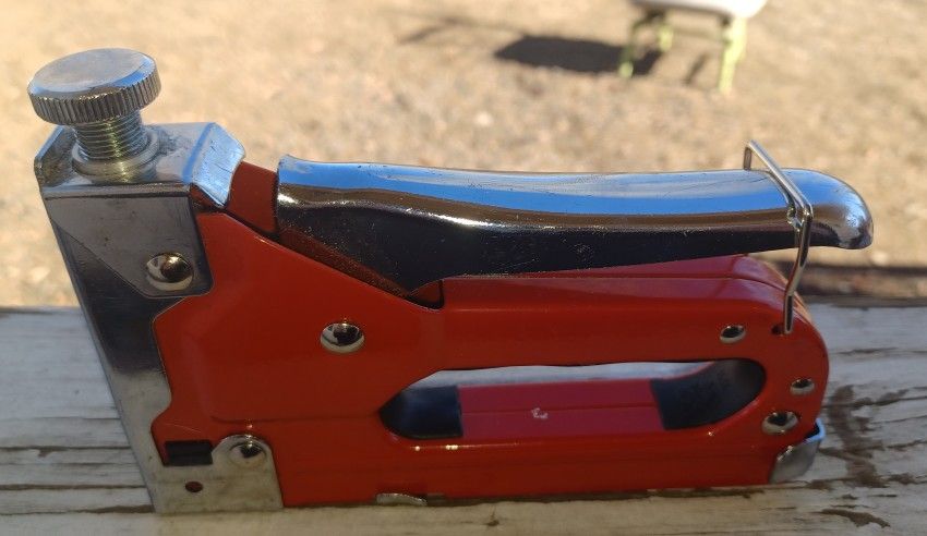 Staple Gun