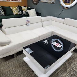 SECTIONAL BRAND NEW 