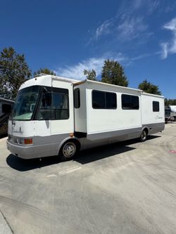 1998 National Tradewinds 37 Diesel