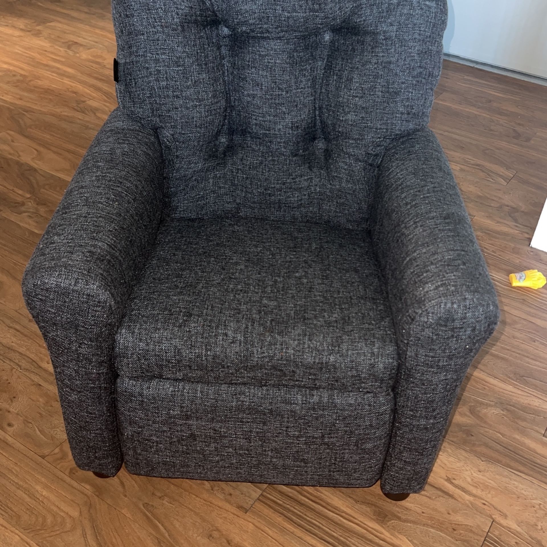 Sofa Kids Recliner (like new)