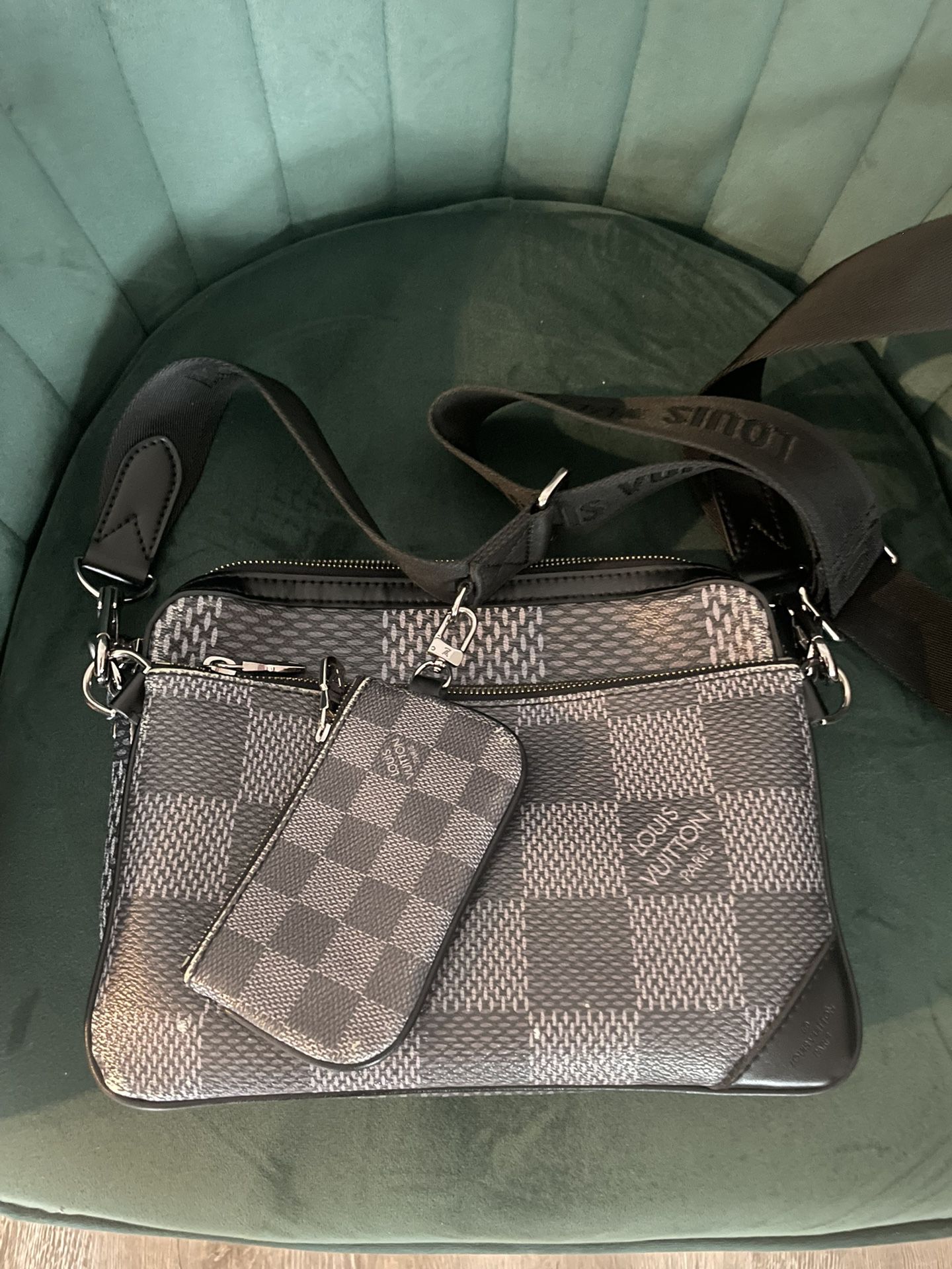 Louis Vuitton Men 3 Level Bag 