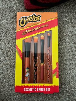 Cheetos Flamin' Hot Crunchy Cosmetic Brush Set