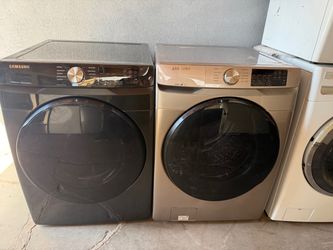 Stackable Samsung washer and electric dryer 4.5&7.4 cuft
