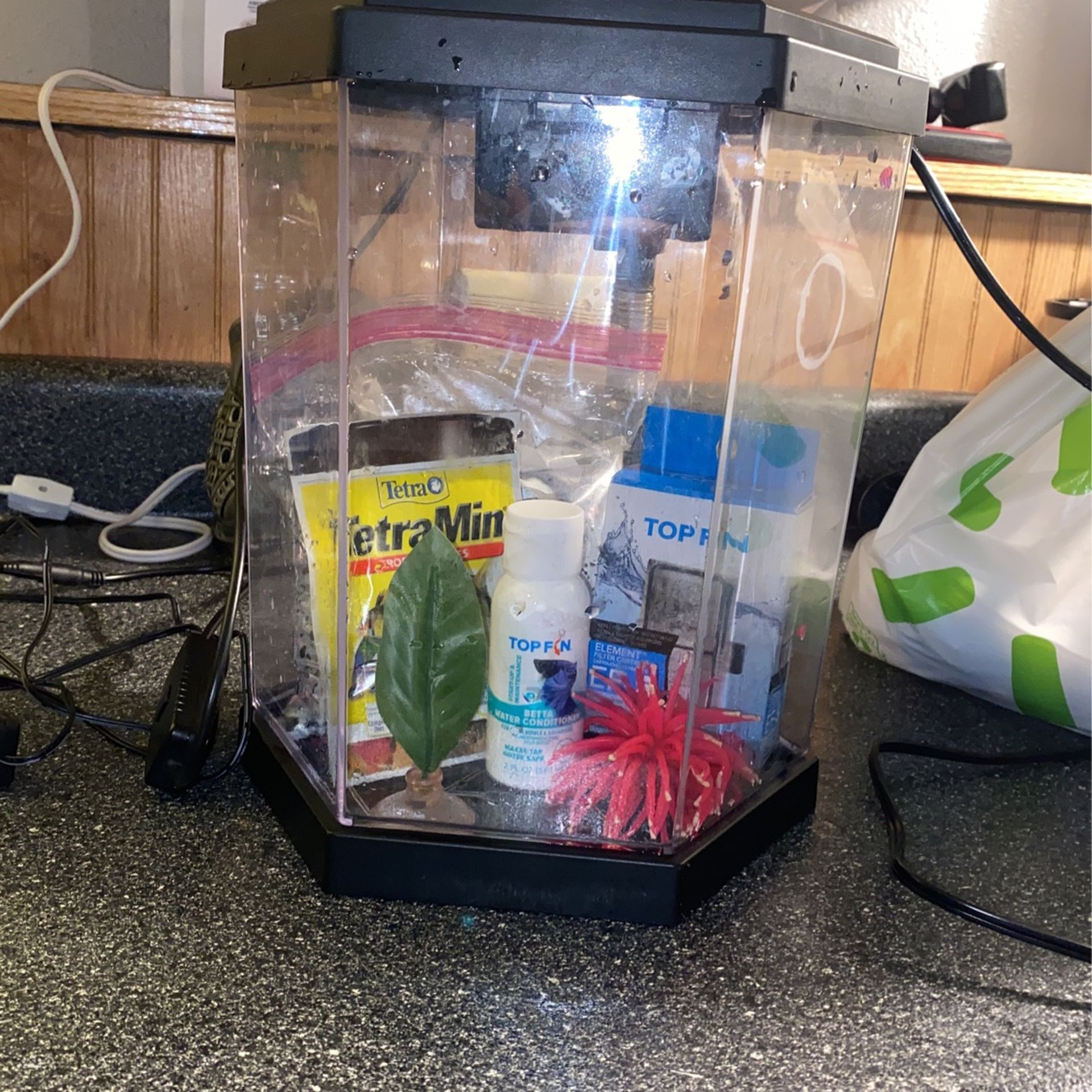 Top Fin 3 Gal Fish Take And Accessories