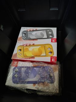 3 Nintendo switches