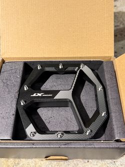 NEW XT Shimano Deore pedals