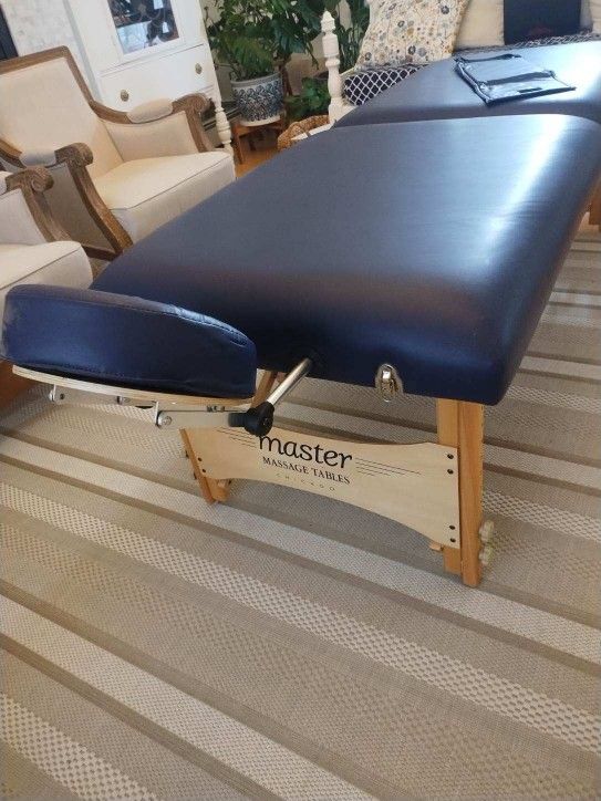 Master Massage Table 
