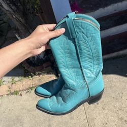 Women,s Blue Vintage Rare Boots/Size 9 1/2