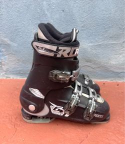 Roces Idea Free Adjustable youth Ski Boots - 22.5 to 25.5 MP
