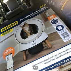 PetSmart PetSafe Scoopfree Self Cleaning Litter Box