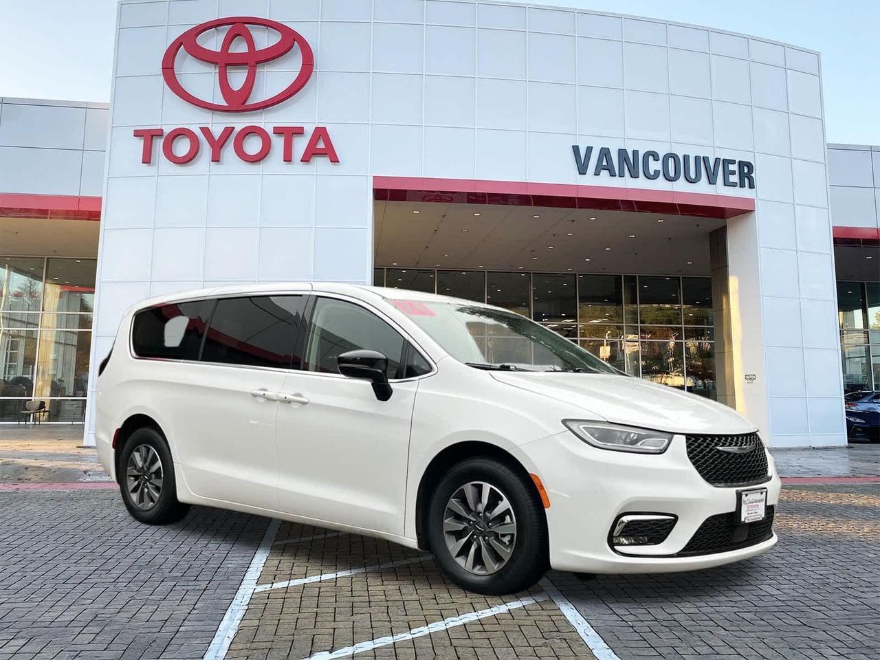 2024 Chrysler Pacifica Hybrid