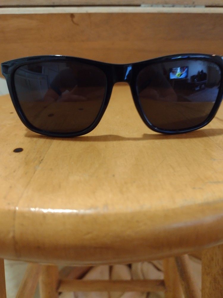Merry's Sunglasses And Case