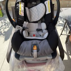 New. Chicco Newborn And Infant Car Seat 