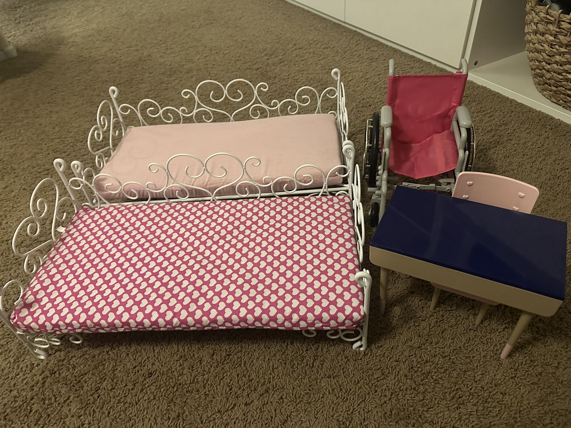Doll Beds/accessories