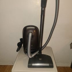 
Miele Complete C3 Brilliant PowerLine S8 UniQ