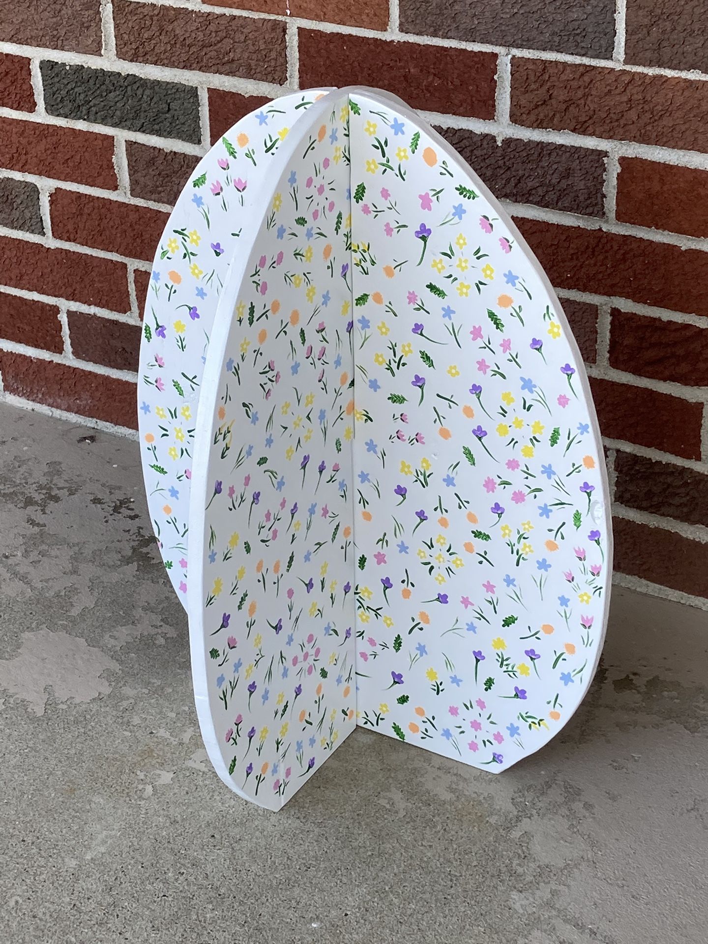 Self-Standing Wooden Easter Egg