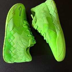Puma MB.01 Lo LaMelo Ball 'Volt' basketball sneakers Size 6 youth gecko