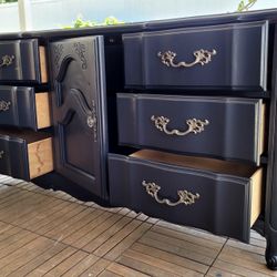 Elegant Dresser!!