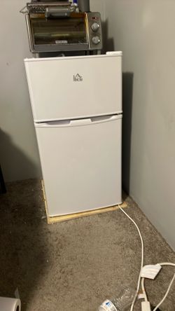 White Mini Fridge 3.5 cu.ft