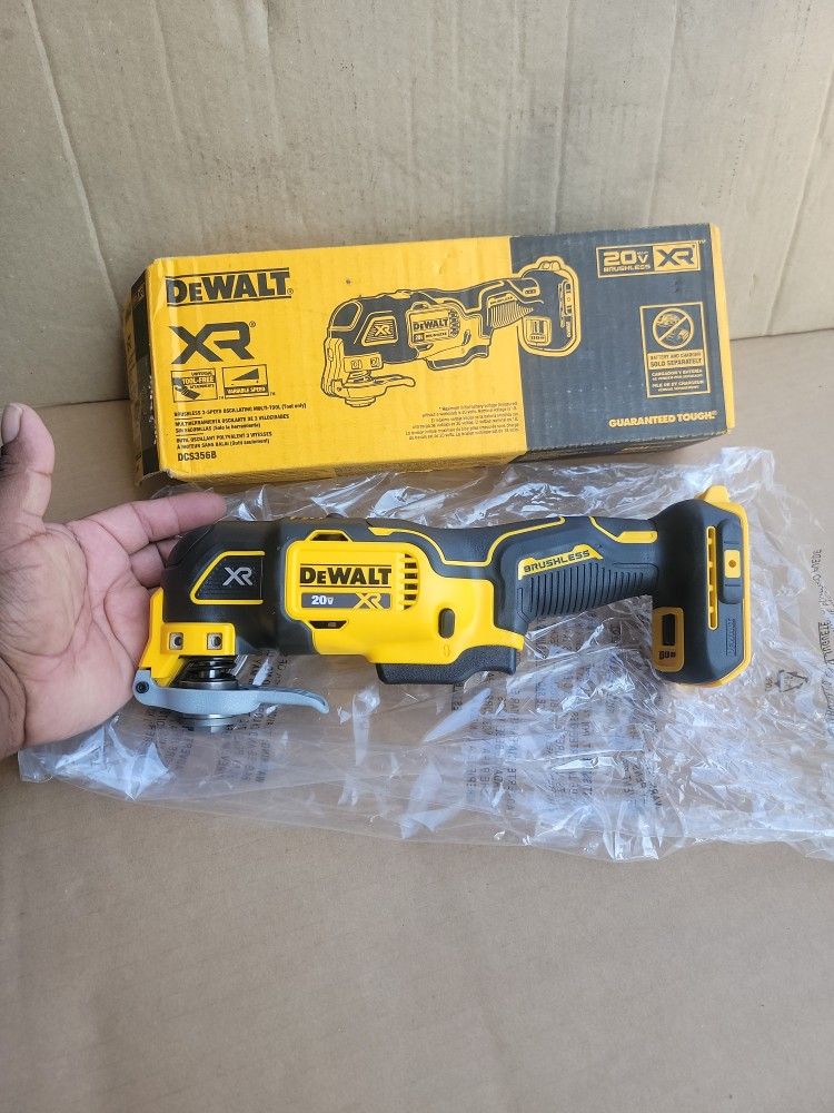 DEWALT 20V MAX XR CORDLESS BRUSHLESS 3-SPEED OSCILLATING MULTI-TOOL ( TOOL ONLY )