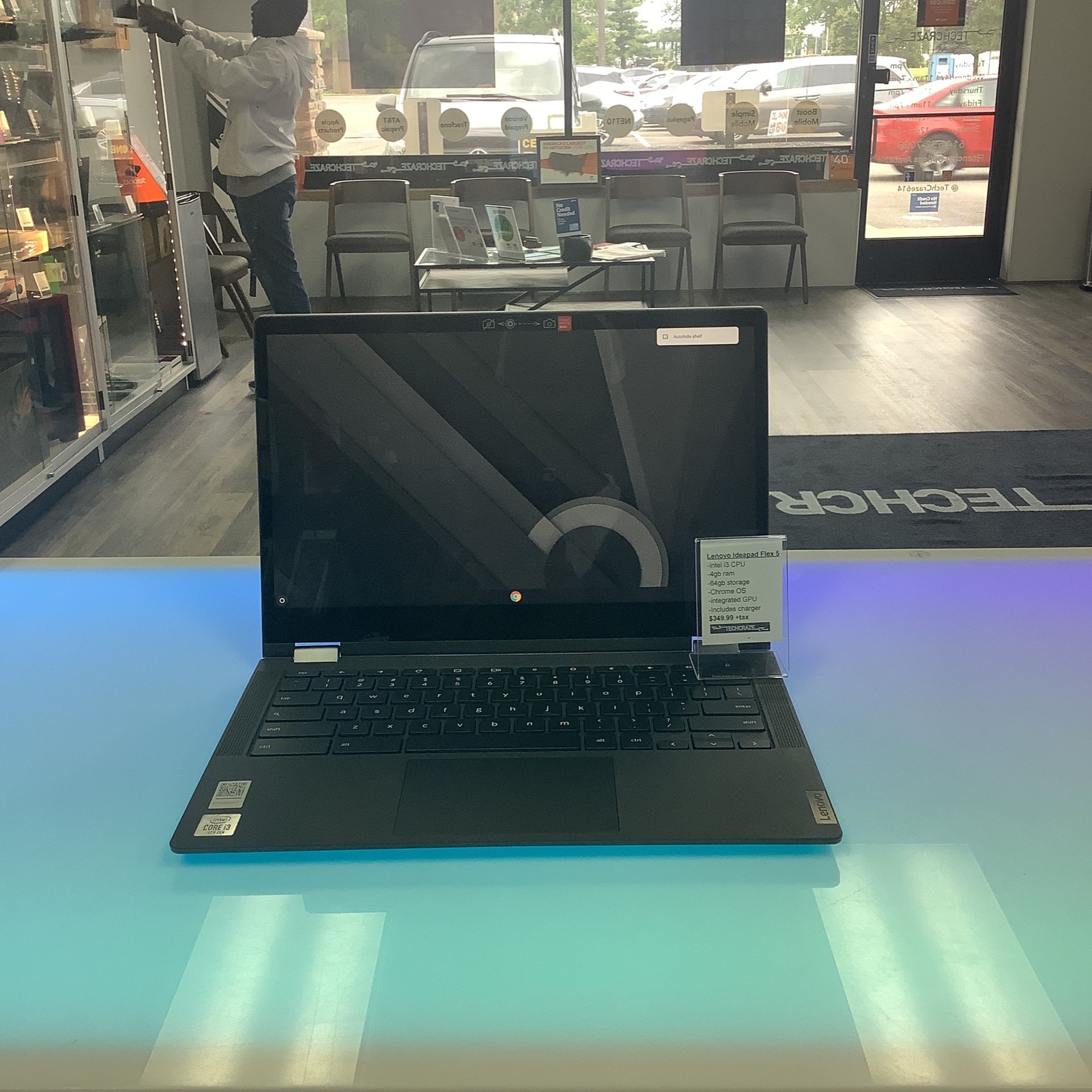 Lenovo Ideapad Flex 5 Chromebook - i3 CPU - Integrated GPU - 4 GB RAM - 64 GB Internal Storage