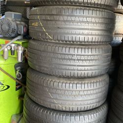 235/55R19 Marca Pirelli Usadas En Excelentes Condiciones De Vida 