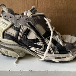 Size 10 Grey And WhiteBalenciaga Runners 