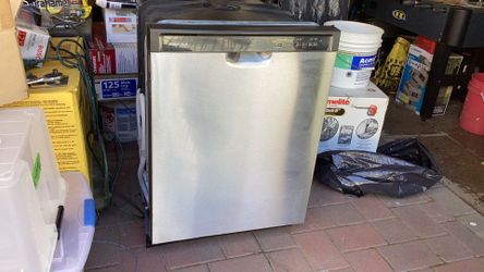 DISHWASHER Amana 24”   “PRICED FOR QUICK SALE”