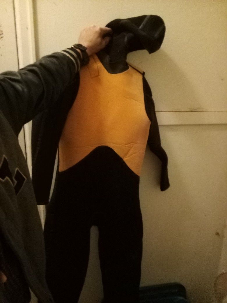 Double Layered Full Body In Hood Wetsuit Large And Really Thick
