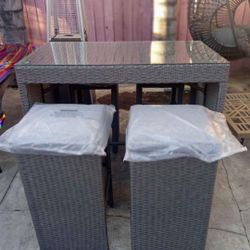 Patio Bar Set 5 Pc Patio Set Brand New Cash Price New Delivery Available 
