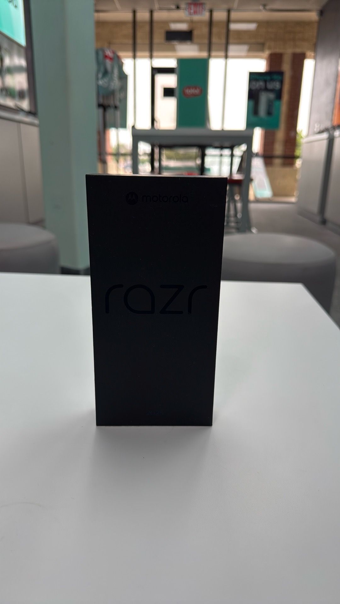 Deal of the Month. Get Moto Razr 2025 and get an IPhone for FREE