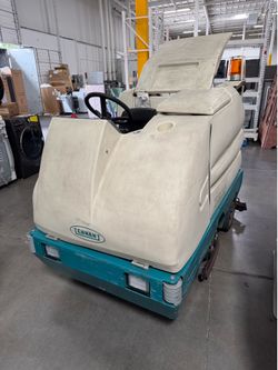 Floor Scrubber Tennant 7300