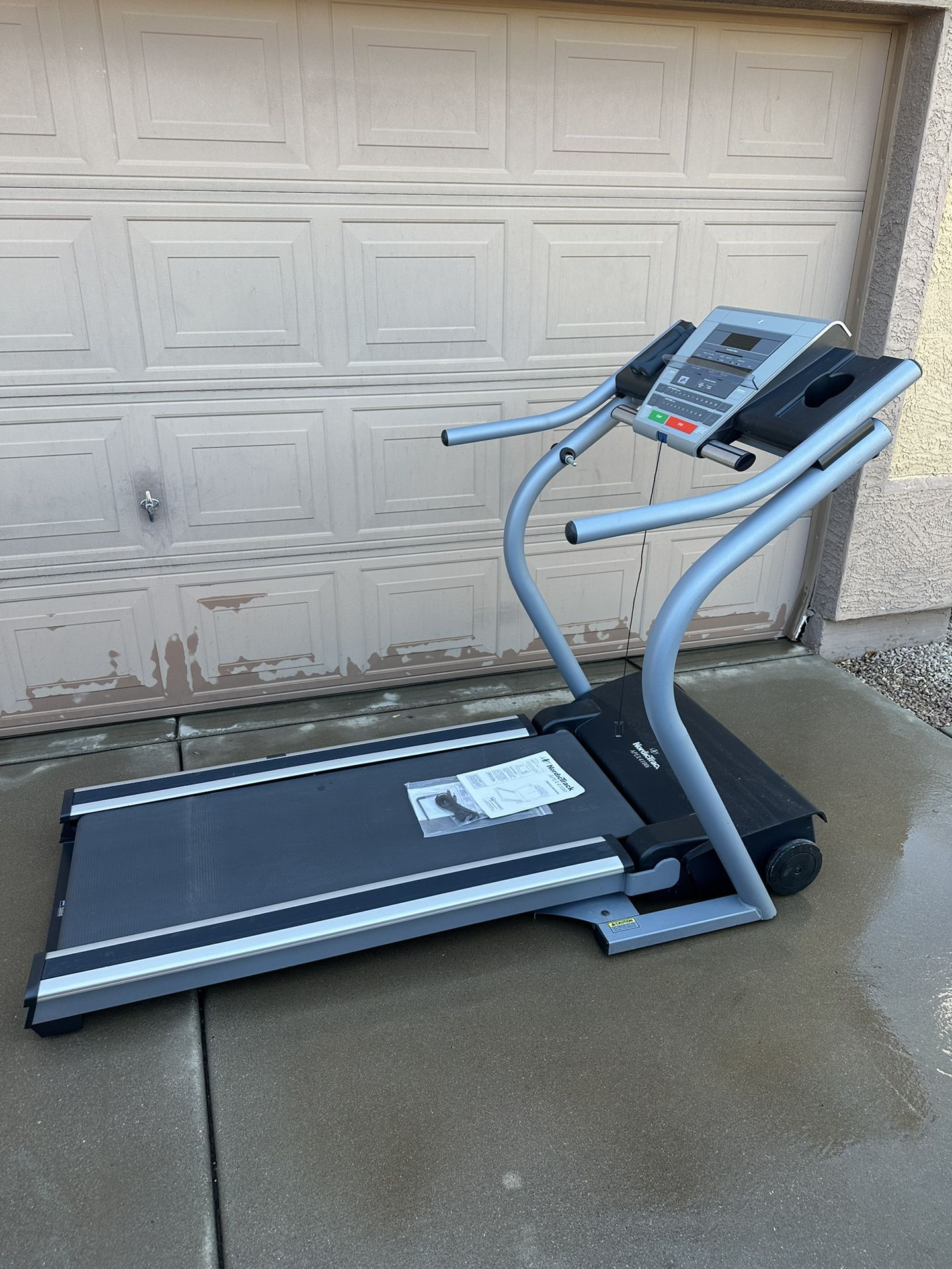 Treadmill, NordicTrack Apex 4100i Treadmill 