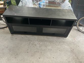 Heavy Black tv table