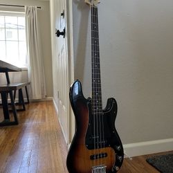 Squier Precision Bass 