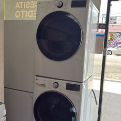 L G Washer And Gas Dryer Set New 