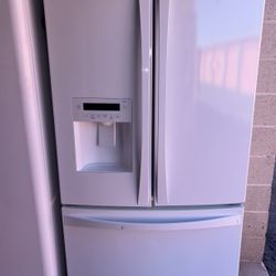 White Kenmore Refrigerator And Freezer