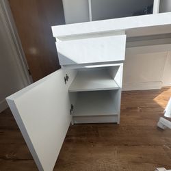 White Nice Vanity 