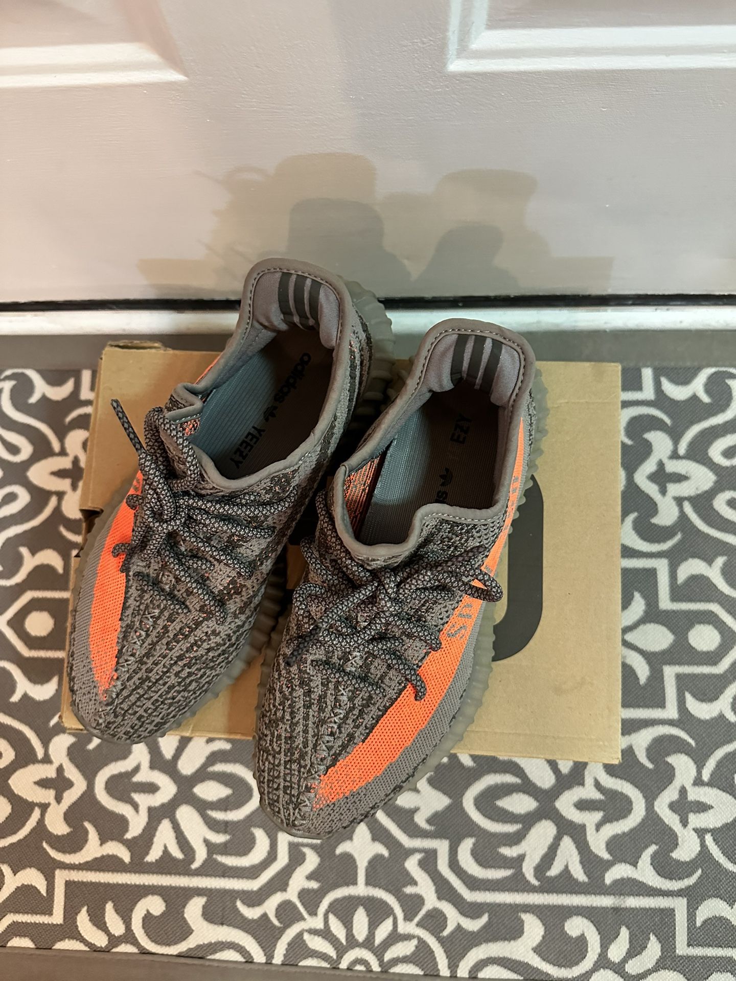 Yeezy Sz 8 