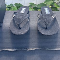Women’s Sandal Size 5 With Box